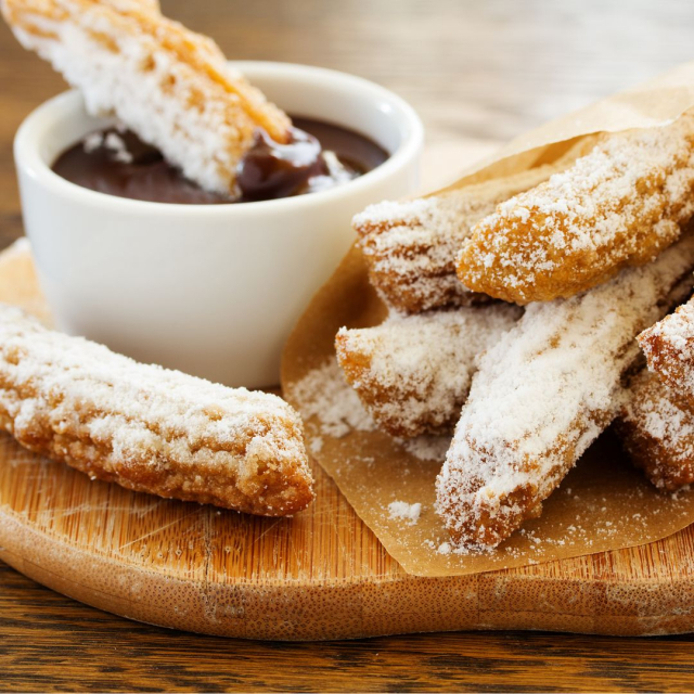 ¿Cómo preparar churros con chocolate?